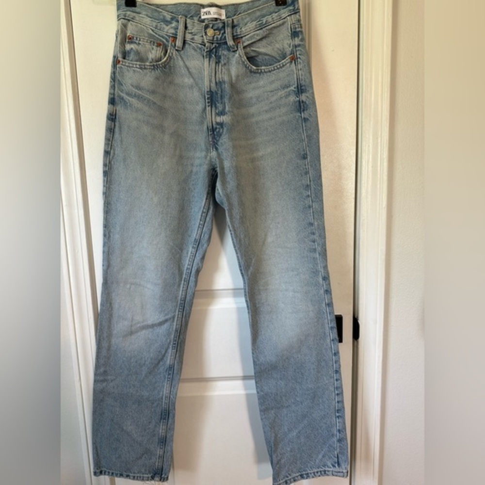 Zara Women’s Light Wash High Waisted Straight Leg Jeans Sz6